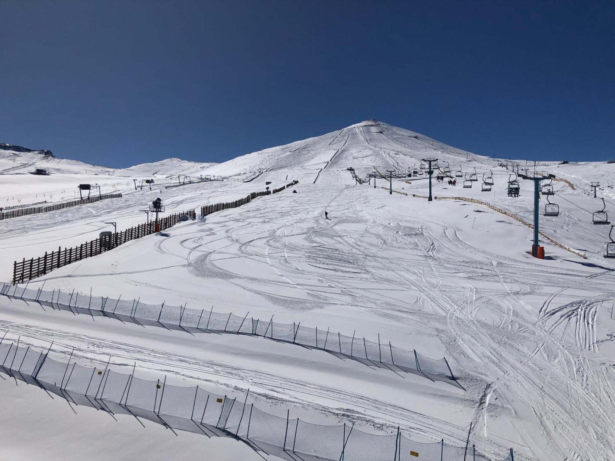 Departamentos Alojamiento Oficial Gran Parador Ski In - Out, Centro De Ski El Colorado, Farellones - Unico Con Descuentos En Servicios Del Centro De Ski Екстериор снимка